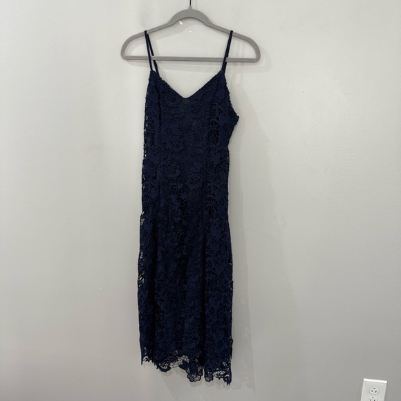 Alice + Olivia Dress Naomi Midi Lace in Navy - Picture 6 of 7